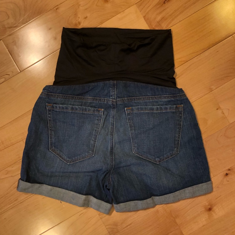 NWT LOFT Maternity Denim Roll Cuff Shorts - Picture 4 of 5
